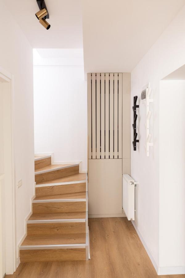 Studio 8 I One Bedroom Apartment I Airport I Therme Otopeni Buitenkant foto