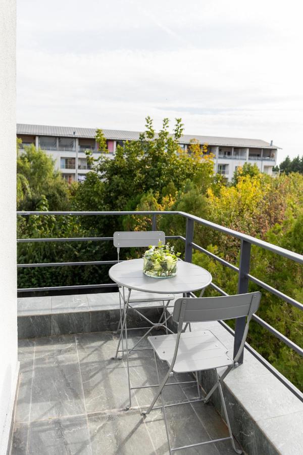 Studio 8 I One Bedroom Apartment I Airport I Therme Otopeni Buitenkant foto