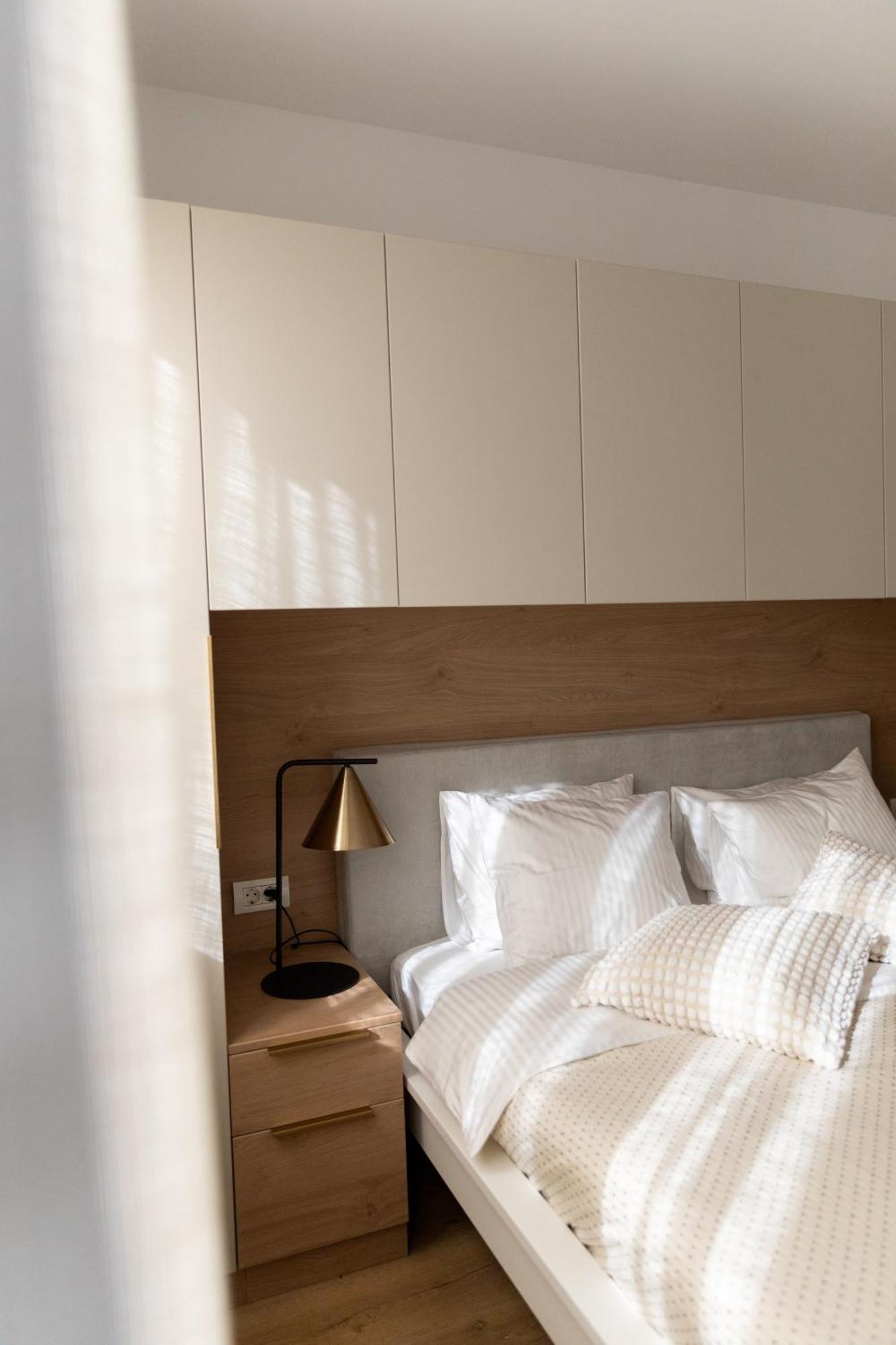 Studio 8 I One Bedroom Apartment I Airport I Therme Otopeni Buitenkant foto